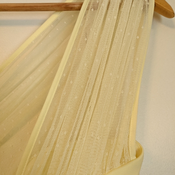 ASOS Dobby Mesh One Shoulder Prom Dress in Yellow UK 8/US 4. - Picture 7 of 15